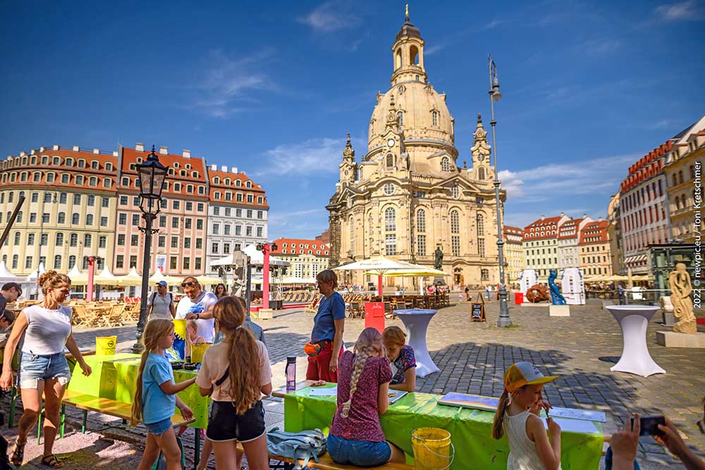 Malen mit Kindern auf dem Palais Sommer